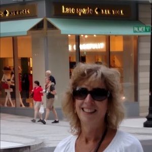 Meet your Posher, Lisa